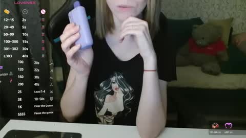  AliceCullen  online show from November 30, 2025, 3:27 pm