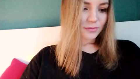 Snapshot of _alinasnow chatting on December 12, 2024, 12:59 am Alina Snow online show from December 12, 2024, 12:59 am