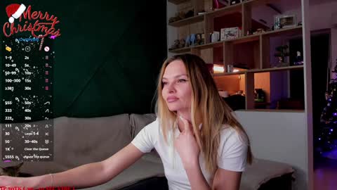 Snapshot of _alleyesonme chatting on December 25, 2024, 3:38 pm Mia online show from December 25, 2024, 3:38 pm