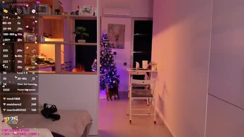 Snapshot of _alleyesonme chatting on January 5, 2025, 4:27 pm Mia online show from January 5, 2025, 4:27 pm