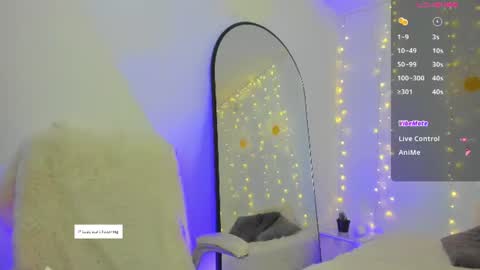 _allisongomez online show from August 3, 2026, 1:04 am