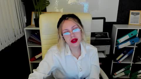 _amymoore_ online show from March 5, 2026, 1:34 am
