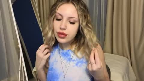 Snapshot of _amymoore_ chatting on April 24, 2026, 2:03 am _amymoore_ online show from April 24, 2026, 2:03 am