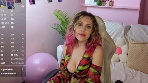 Snapshot of _amymoore_ chatting on May 27, 2026, 1:57 am _amymoore_ online show from May 27, 2026, 1:57 am