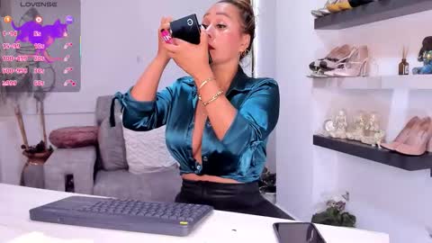 Ana Bolena online show from November 21, 2025, 3:22 pm