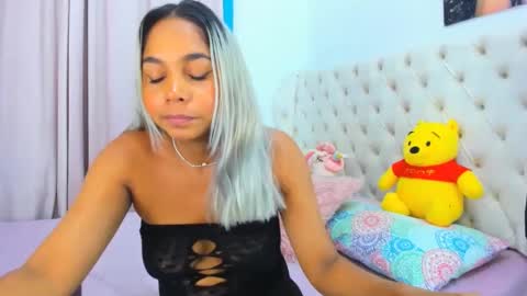 Snapshot of _analia chatting on February 6, 2025, 5:25 am Analia online show from February 6, 2025, 5:25 am