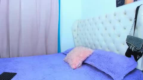 Snapshot of _analia chatting on March 1, 2025, 3:21 am Analia online show from March 1, 2025, 3:21 am