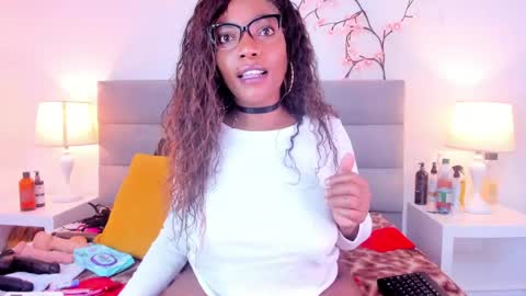 Snapshot of _analyy_ chatting on April 29, 2026, 8:37 pm Analy online show from April 29, 2026, 8:37 pm