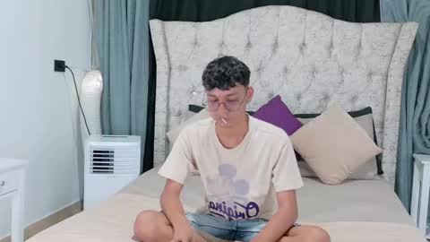 Snapshot of _andrew_williams chatting on December 13, 2024, 7:10 pm Andres online show from December 13, 2024, 7:10 pm