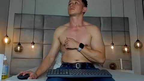 Andrew online show from January 8, 2025, 1:32 am