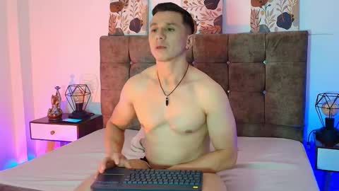 _andrewfalcon2 online show from September 24, 2025, 8:23 pm