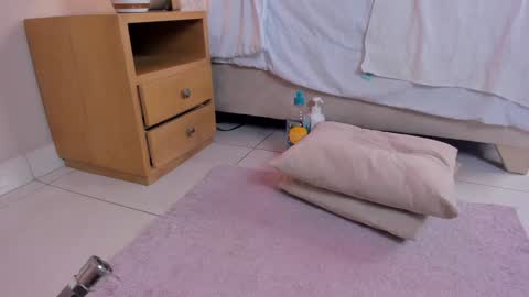 ngela  online show from February 3, 2025, 2:55 pm