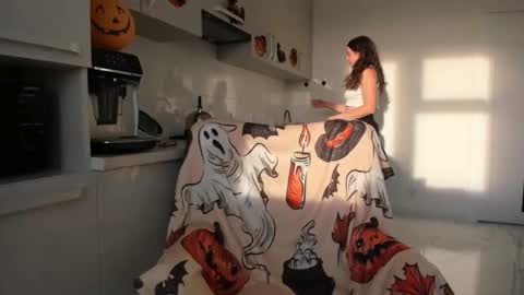 Anna online show from November 2, 2025, 1:46 pm