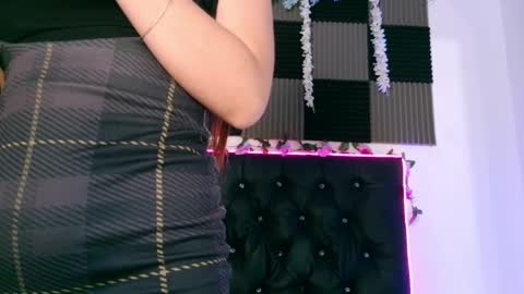 Annie Andrick online show from April 1, 2026, 11:22 am