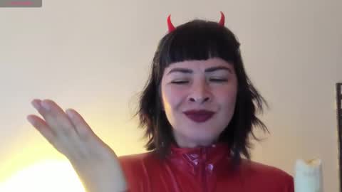 Snapshot of _antomouth_paradise chatting on November 15, 2025, 8:05 pm antonia online show from November 15, 2025, 8:05 pm