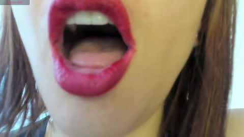 Snapshot of _antomouth_paradise chatting on May 6, 2026, 4:34 pm antonia online show from May 6, 2026, 4:34 pm