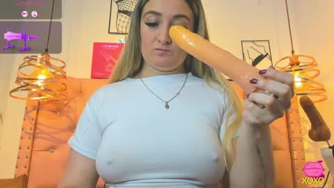 _antonella_11 online show from March 31, 2026, 10:21 pm