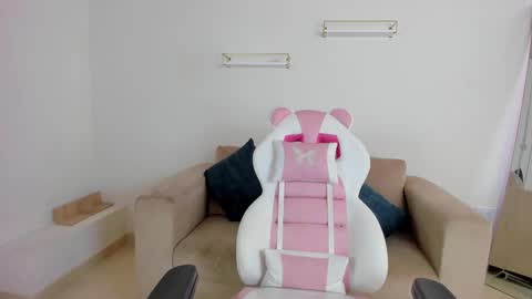    online show from November 20, 2025, 12:16 pm