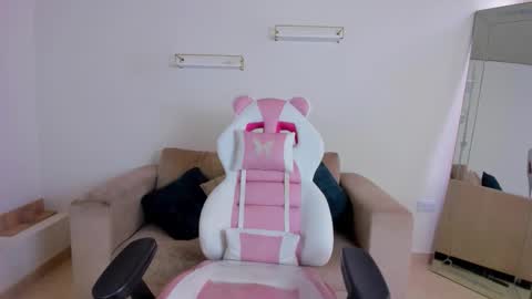 Snapshot of _april_smith_ chatting on December 20, 2025, 12:34 pm online show from December 20, 2025, 12:34 pm