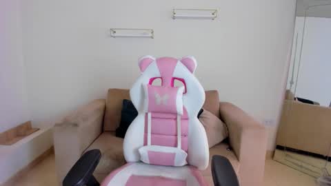 Snapshot of _april_smith_ chatting on January 9, 2026, 1:14 pm online show from January 9, 2026, 1:14 pm