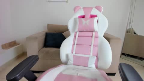 Snapshot of _april_smith_ chatting on February 11, 2026, 1:27 pm online show from February 11, 2026, 1:27 pm