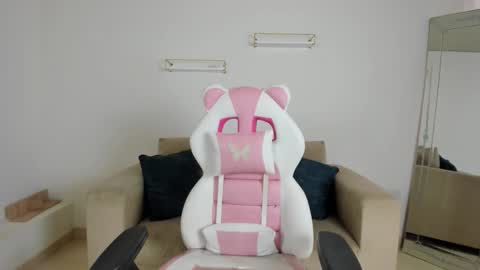 Snapshot of _april_smith_ chatting on February 12, 2026, 12:11 pm online show from February 12, 2026, 12:11 pm