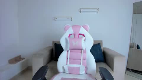 Snapshot of _april_smith_ chatting on February 13, 2026, 12:23 pm online show from February 13, 2026, 12:23 pm