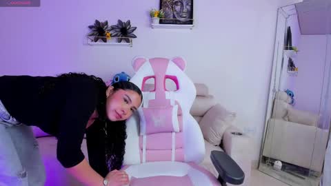 Snapshot of _april_smith_ chatting on May 4, 2026, 12:23 pm online show from May 4, 2026, 12:23 pm