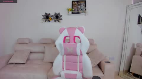 Snapshot of _april_smith_ chatting on May 28, 2026, 12:24 pm online show from May 28, 2026, 12:24 pm