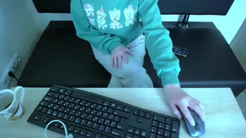 Arina online show from November 30, 2025, 11:58 am