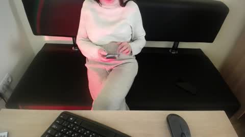 Arina online show from December 5, 2025, 2:36 pm