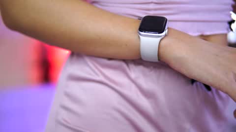 Arielle online show from December 16, 2025, 8:30 am