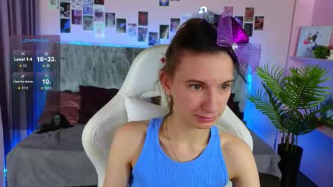 _ash_leyy_ online show from October 24, 2025, 5:04 am