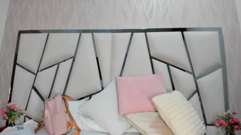 Snapshot of _aurora18 chatting on October 25, 2025, 3:14 am Aura online show from October 25, 2025, 3:14 am