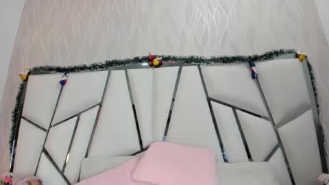 Snapshot of _aurora18 chatting on December 16, 2025, 3:11 am Aura online show from December 16, 2025, 3:11 am