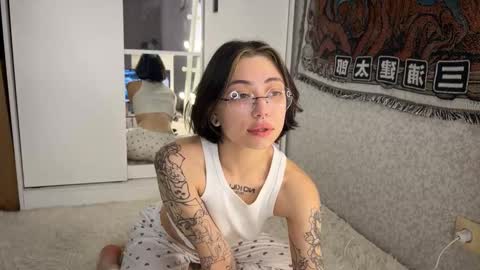 Ayase online show from October 13, 2025, 5:18 am
