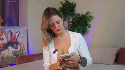 Jess online show from April 9, 2026, 3:50 am