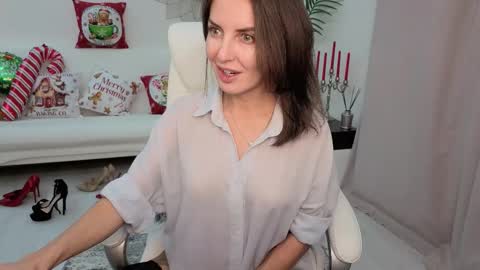 Snapshot of _beylly chatting on December 2, 2025, 4:13 pm Beylly online show from December 2, 2025, 4:13 pm