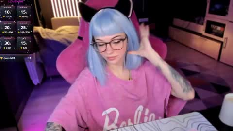 Snapshot of _black_fox__ chatting on April 20, 2026, 10:44 pm Olivia Subscribe to my Fansly - online show from April 20, 2026, 10:44 pm