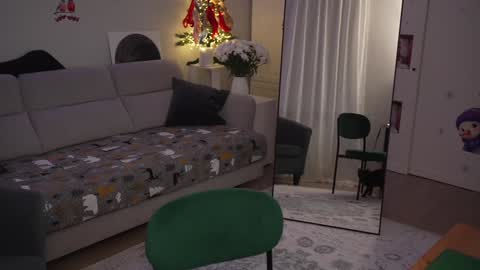 Snapshot of _blackbee_ chatting on December 20, 2024, 9:17 pm Lili online show from December 20, 2024, 9:17 pm