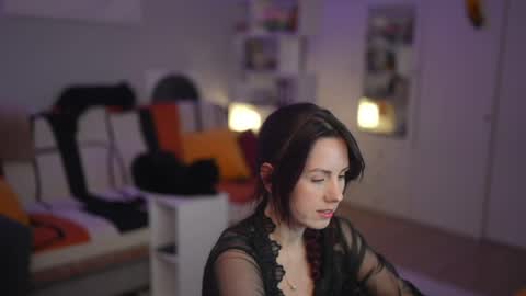 Lili online show from April 20, 2026, 9:23 am