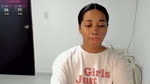 _blairwest_ online show from September 29, 2025, 3:44 am