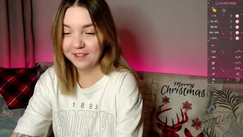 Snapshot of _blonde_barbie_ chatting on December 21, 2025, 10:28 pm Elizabeth online show from December 21, 2025, 10:28 pm