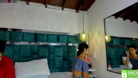 _bonnyandclyde online show from May 24, 2026, 1:38 pm