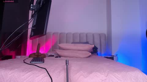 Britany online show from November 22, 2025, 3:16 am