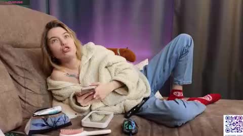 Snapshot of _capybara0_0 chatting on February 25, 2025, 9:20 am _capybara0_0 online show from February 25, 2025, 9:20 am