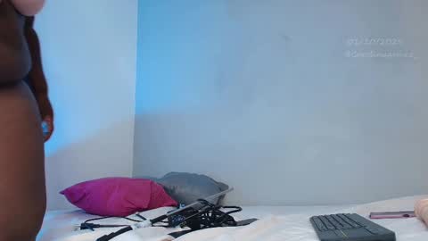 Caro. online show from October 1, 2025, 6:36 pm
