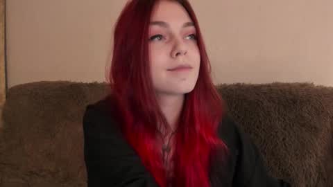 Caroline online show from November 16, 2025, 1:06 pm