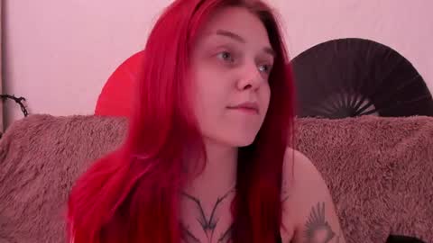 Snapshot of _caroline_coy chatting on July 4, 2026, 11:38 am Caroline online show from July 4, 2026, 11:38 am