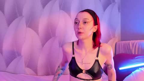 Snapshot of _ccrystaa_ chatting on March 10, 2025, 5:33 am Christina Chris online show from March 10, 2025, 5:33 am